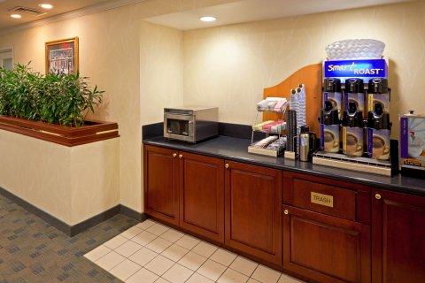Express & Philadelphia - By Ihg King of Prussia